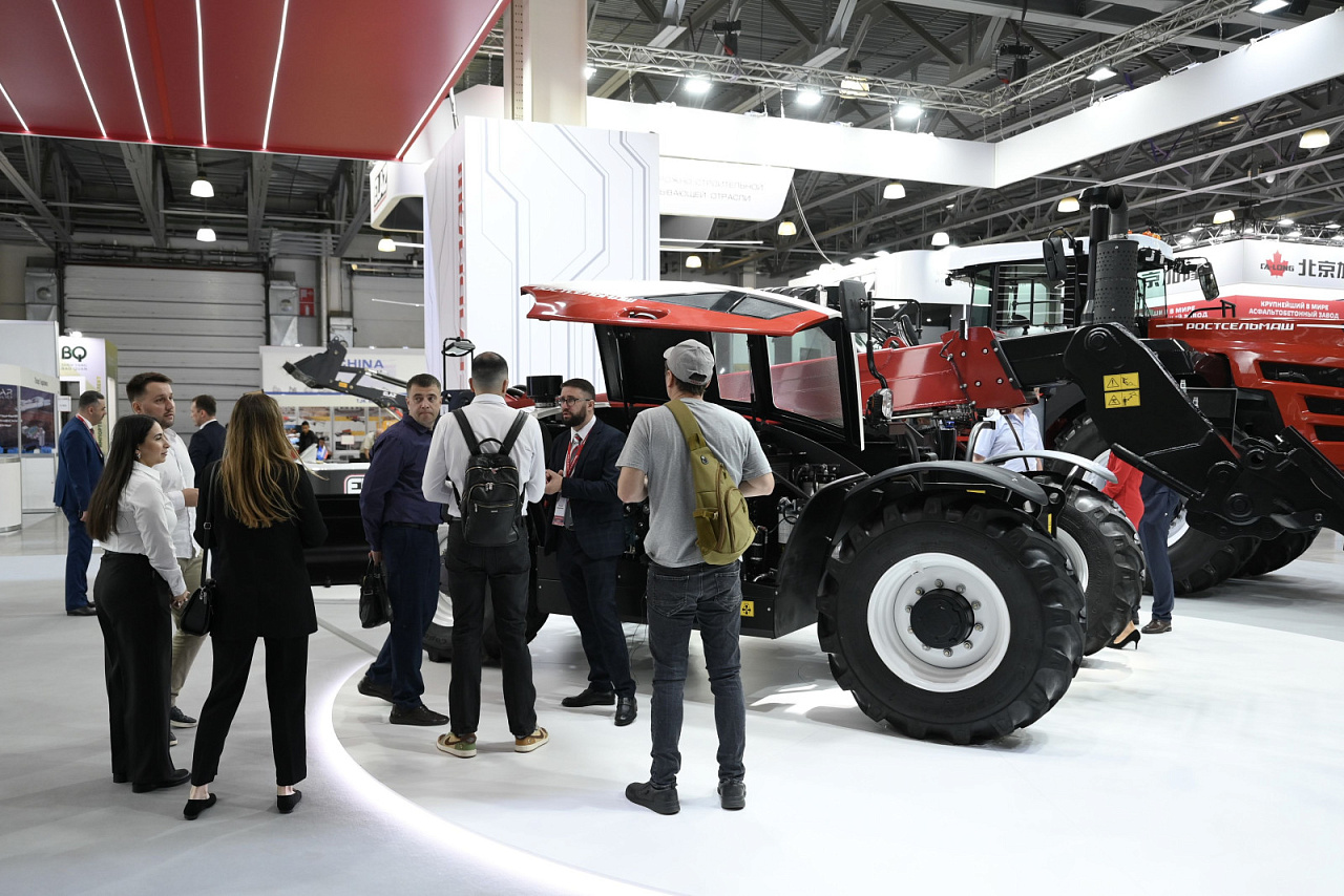 Новые российские погрузчики донского производства впервые представили на всероссийской выставке