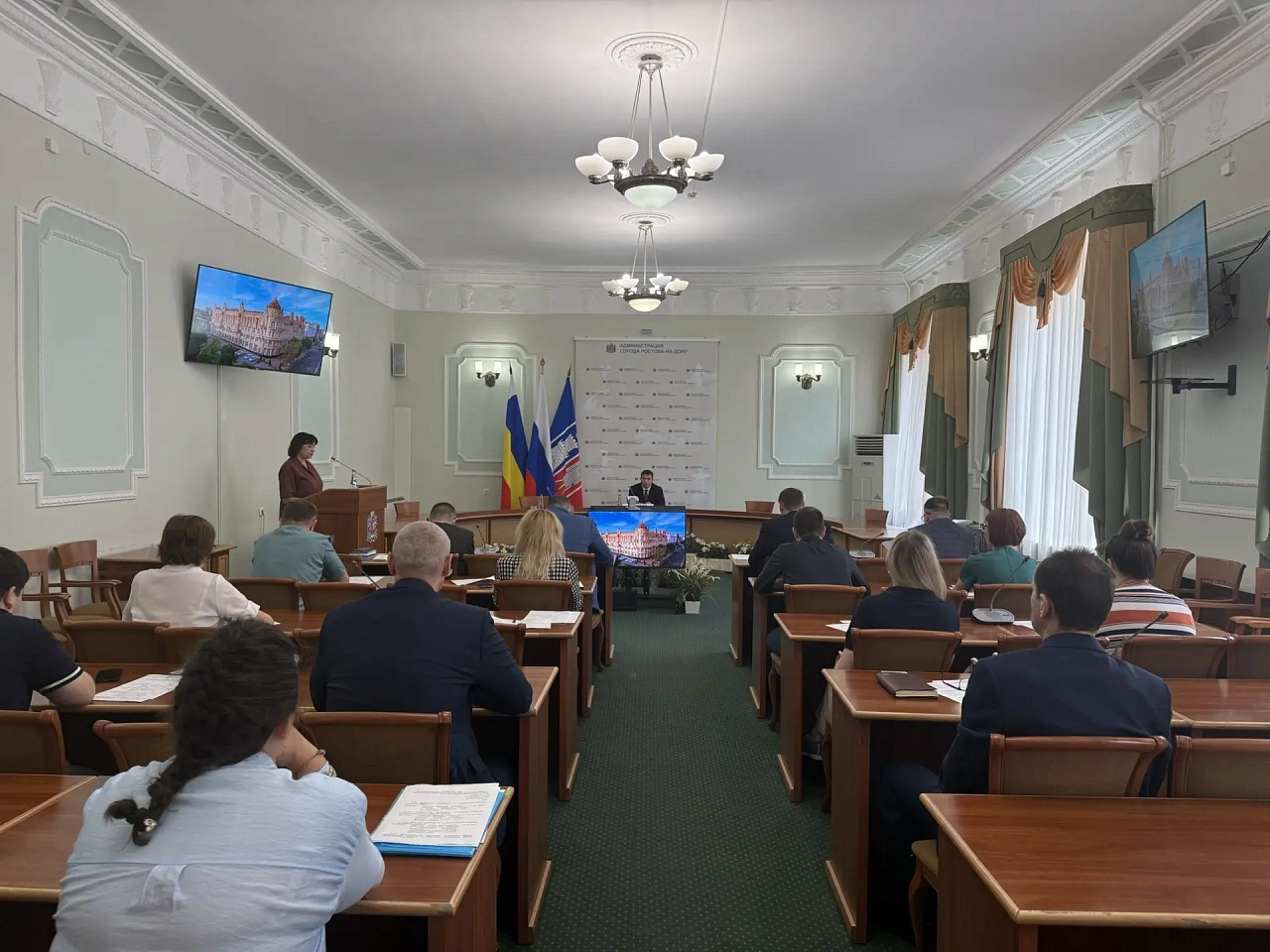 Денис Полюбин провёл заседание комиссии по противодействию незаконному обороту промышленной продукции