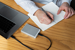 Внешние запоминающие  устройства включены в перечень промышленной продукции, утвержденный  постановлением Правительства Российской Федерации от 17.07.2015 № 719 «О подтверждении производства российской промышленной продукции»